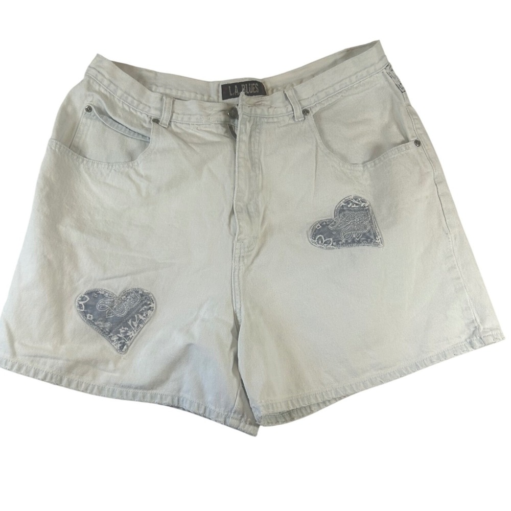 LA Blue Vintage High Waisted Denim Shorts Light Wash Paisley Heart Patch Size 18